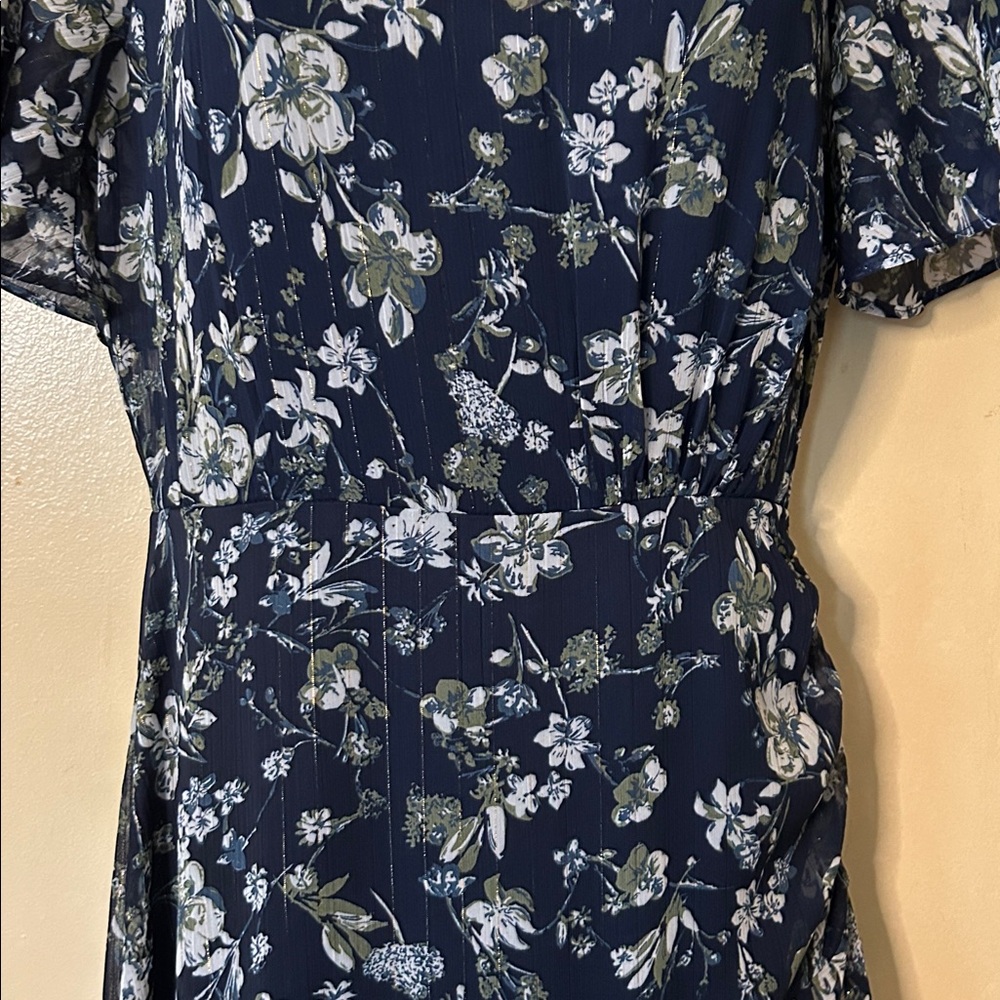 ASTR NAVY FLUTTER SLEEVE FLORAL MAXI WITH METALLIC THREAD SIZE XS - Picture 10 of 14